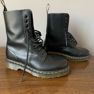 10 hole Dr Martens.